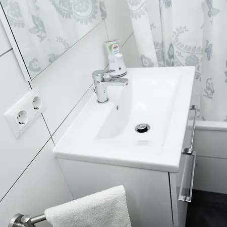 Schoene 008 Am Mit Wi-fi & Netflix * Bielefeld