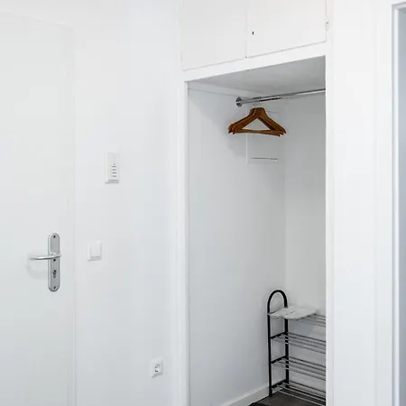 Schoene 008 Am Mit Wi-fi & Netflix