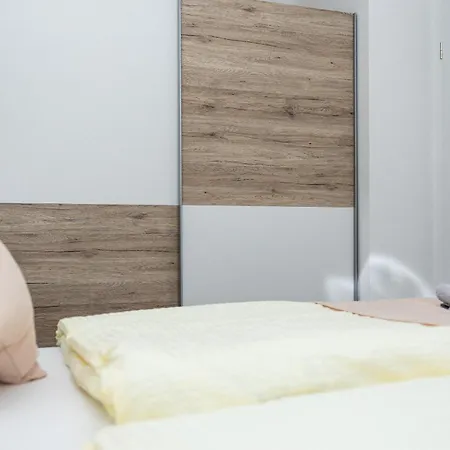 Schoene 008 Am Mit Wi-fi & Netflix *